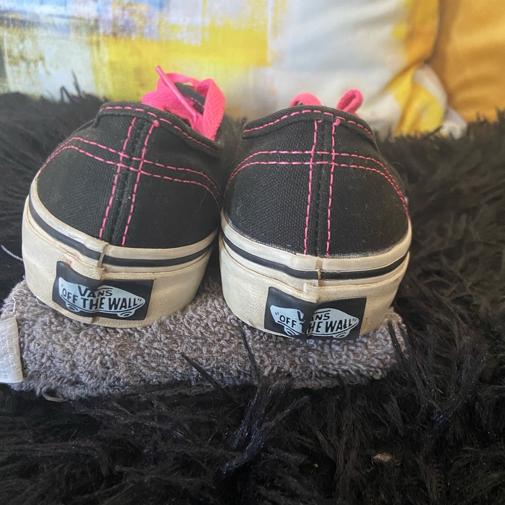 Vans - Picture 3 of 4